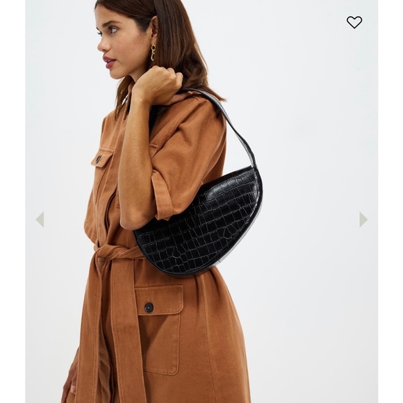 Aere Shoulder Bag - Picture 2 of 3